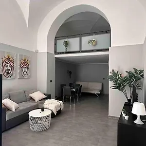 apartment-44.catania-hotels.net/